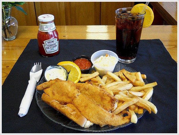 DSCN1935.fishfry.600x450.wborder